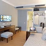 Aenos فندق أرغوستولي
