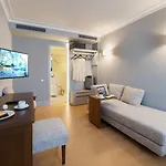 فندق Aenos
