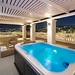 فندق Aenos 4*