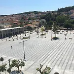 Aenos فندق