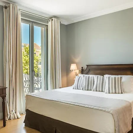 Aenos Hotel 4*