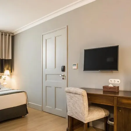 Aenos Hotel