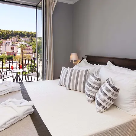 Aenos Hotel