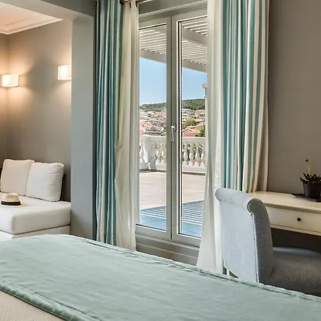 Aenos Hotel 4*