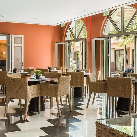 Aenos Hotel 4*